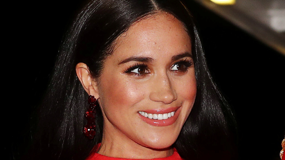 Meghan Markle en rojo