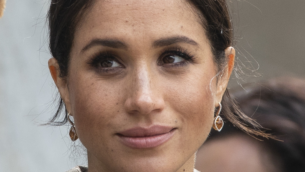 Pendientes naranja Meghan Markle