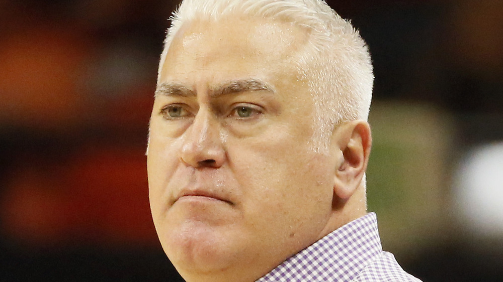 Wayne Tinkle entrenando al estado de Oregon