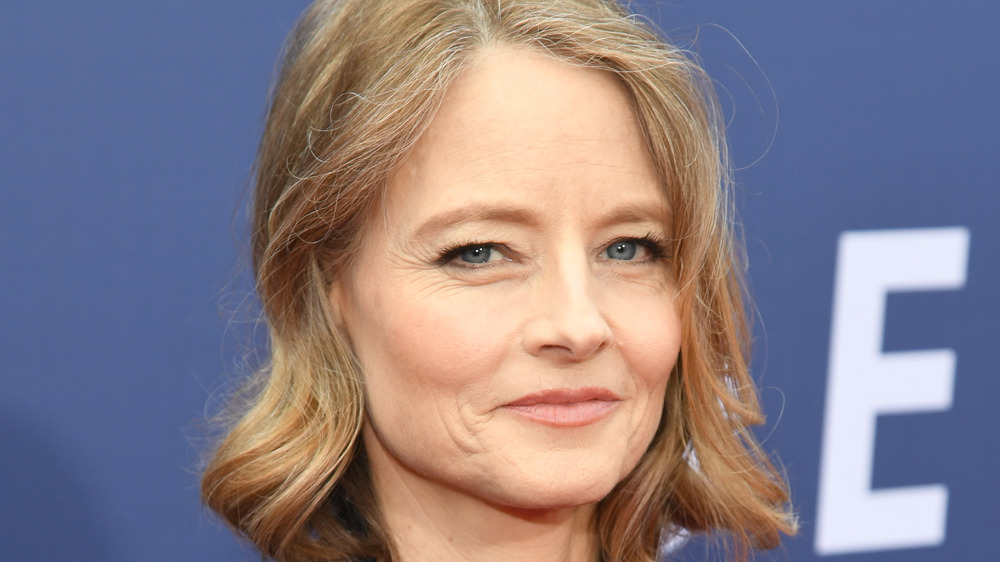 Jodie Foster sonríe en un evento de 2019