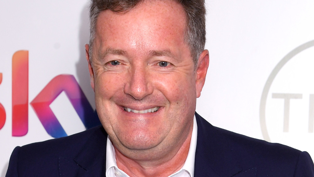 Piers Morgan sonriendo