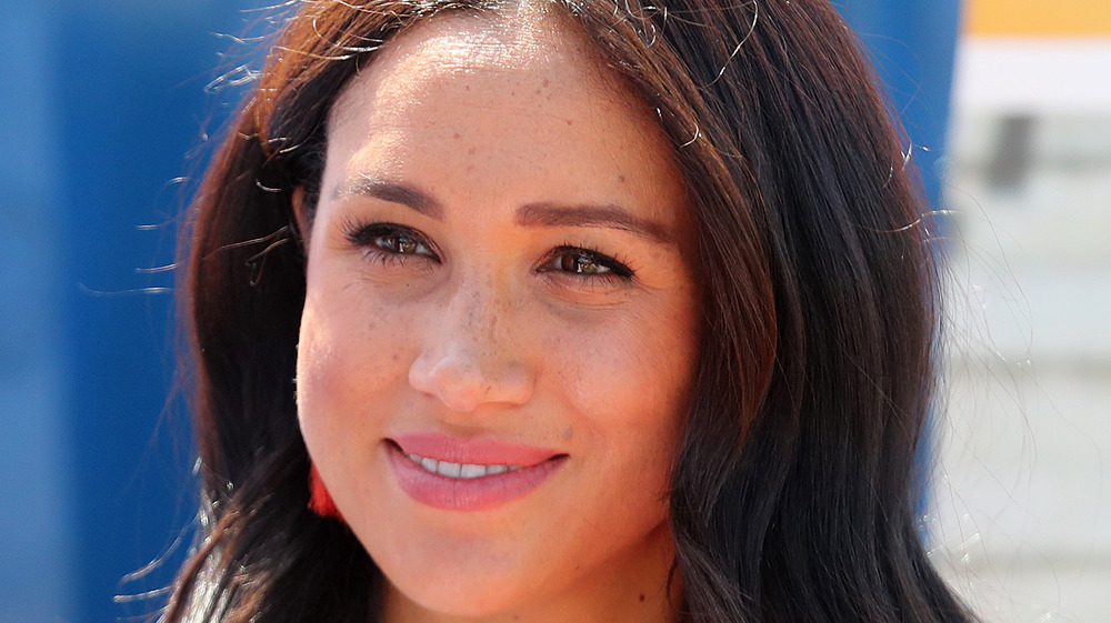 Meghan Markle sonriendo