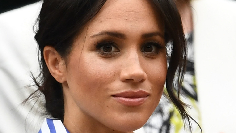 Meghan Markle cabello desordenado