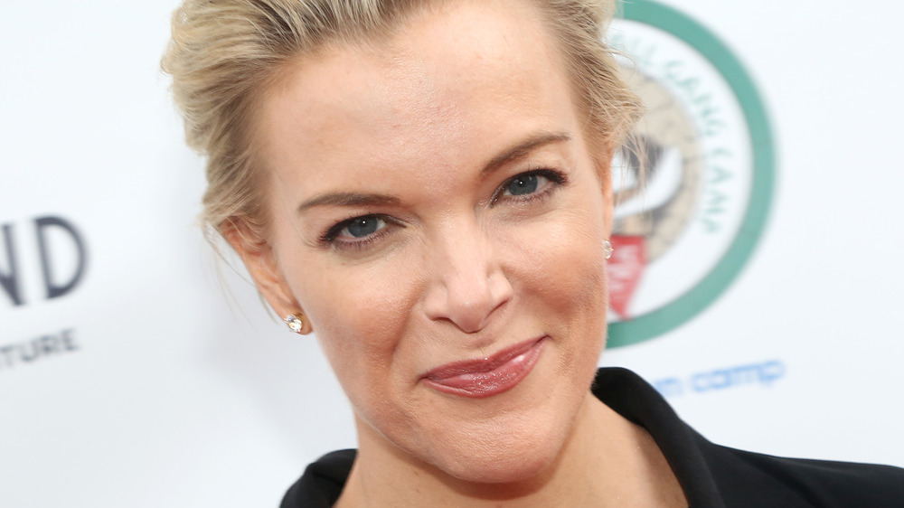 Megyn Kelly sonriendo en un evento