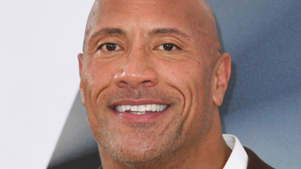 Dwayne Johnson sonriendo