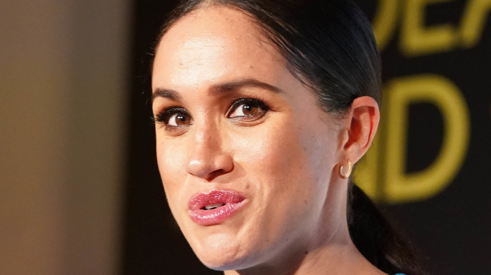 Meghan Markle hablando 