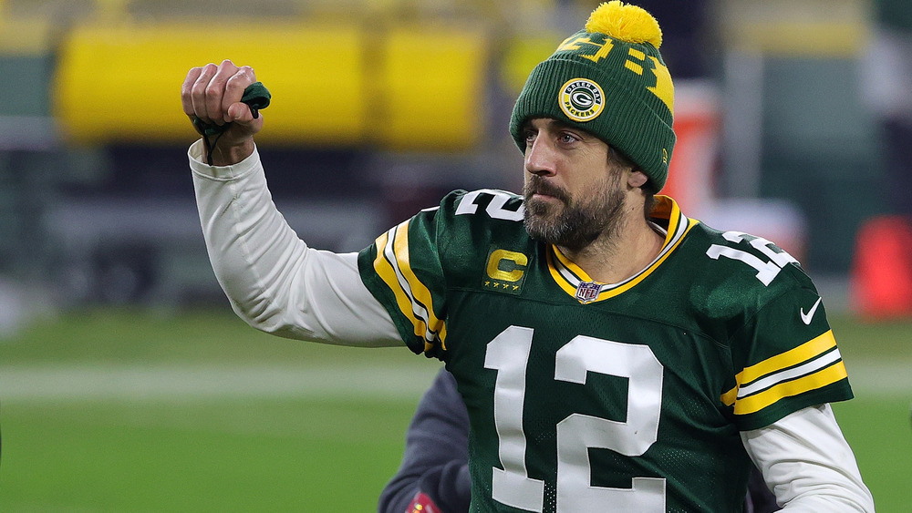 Aaron Rodgers en el campo