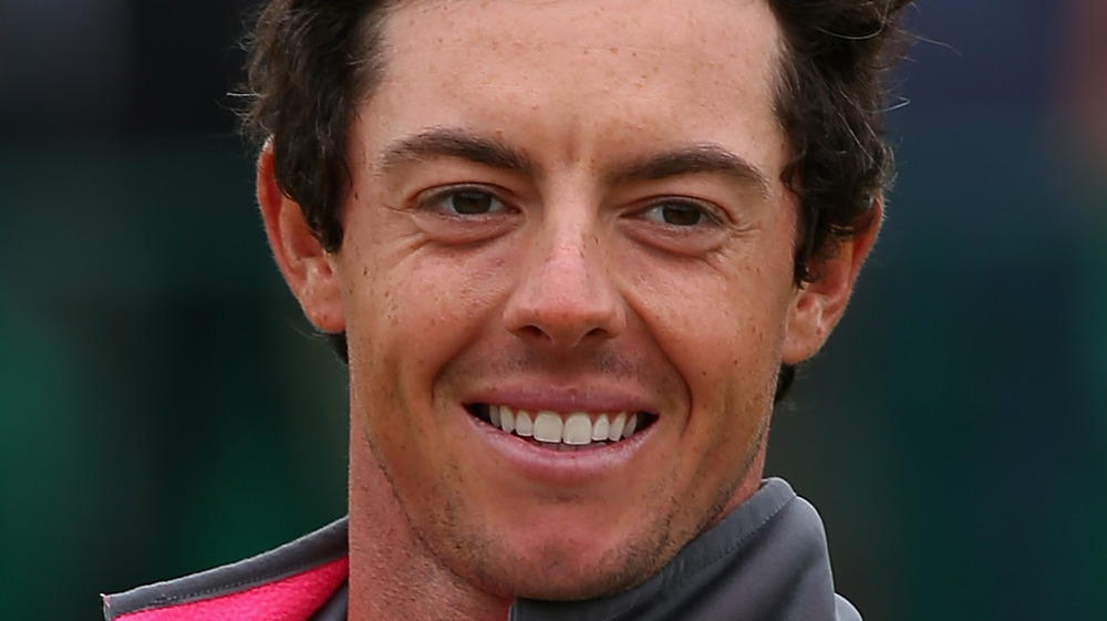 Rory McIlroy sonriendo