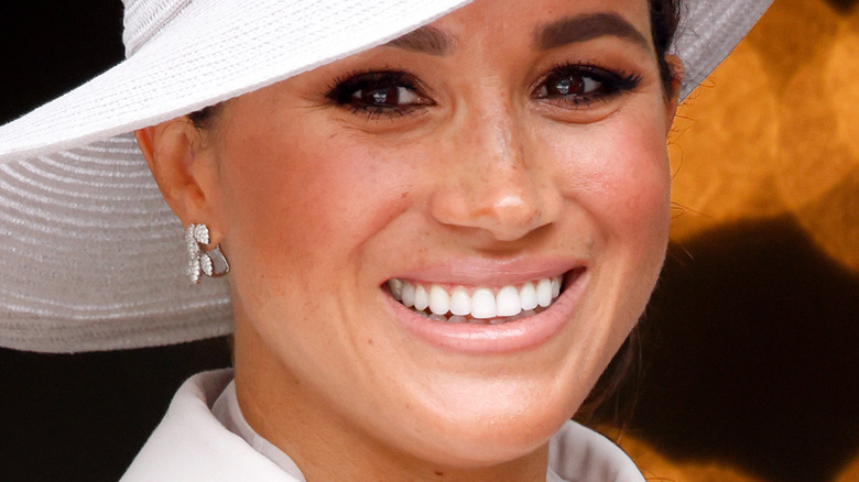 Meghan Markle sonriendo