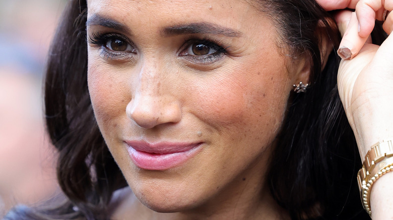 Meghan Markle posando