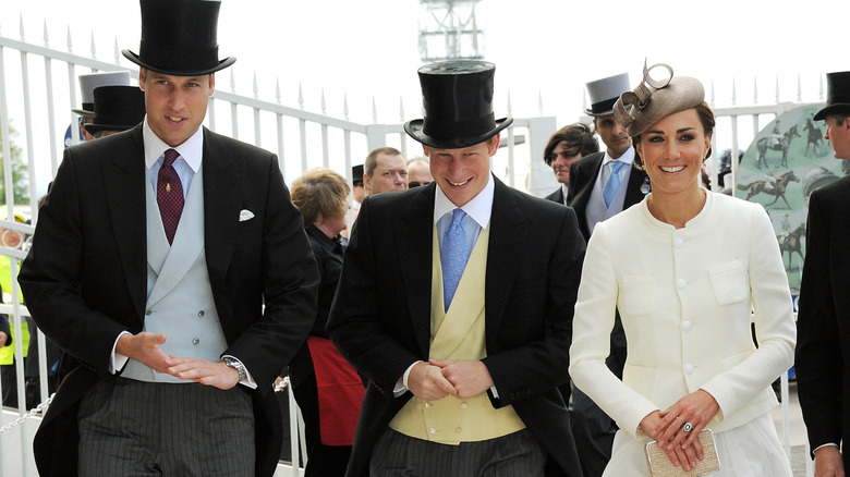 Príncipe William, Príncipe Harry, Kate Middleton riendo