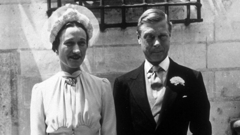 Wallis Simpson y Edward VIII en un evento, foto en blanco y negro