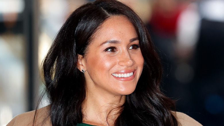 Meghan Markle sonriendo 