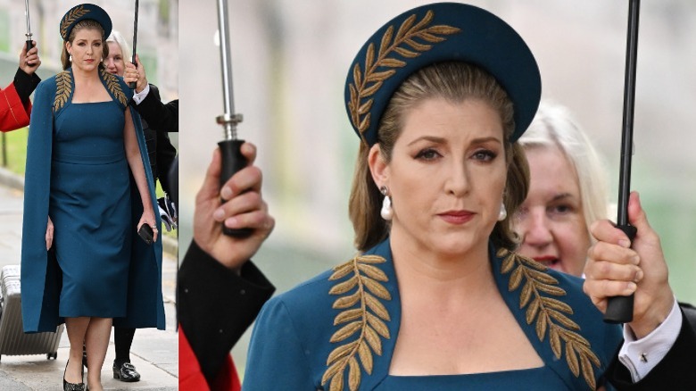 Sombrero de vestir Penny Mordaunt azul con motivo dorado