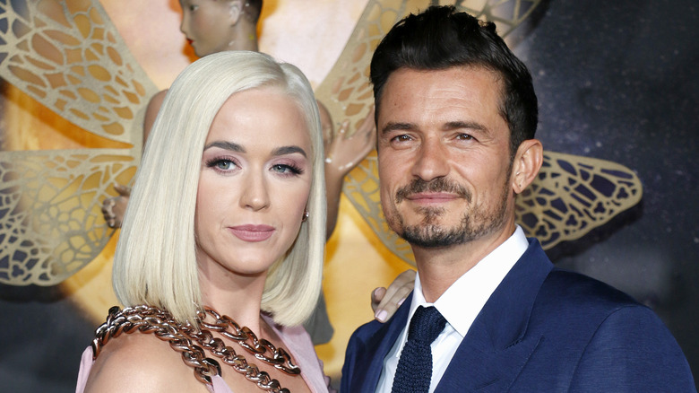 Katy Perry, Orlando Bloom posando