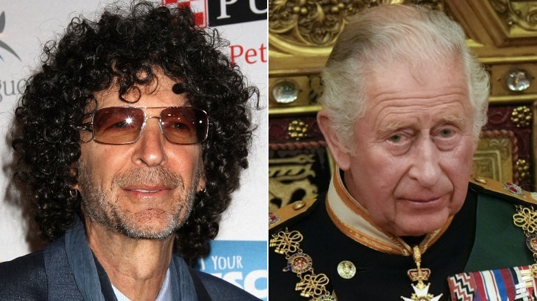 Howard Stern sonriendo;  El rey Carlos mirando hacia adelante