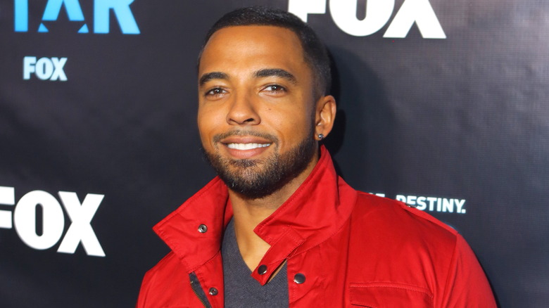 Christian Keyes sonriendo