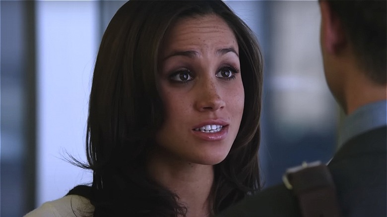 Meghan Markle como Rachel Zane, hablando