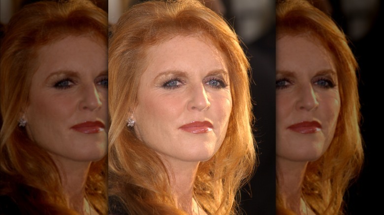 Sarah Ferguson posando seria