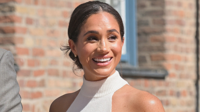 Meghan Markle sonriendo