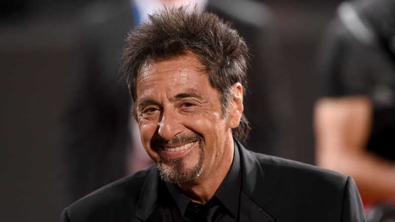 Al Pacino sonriendo