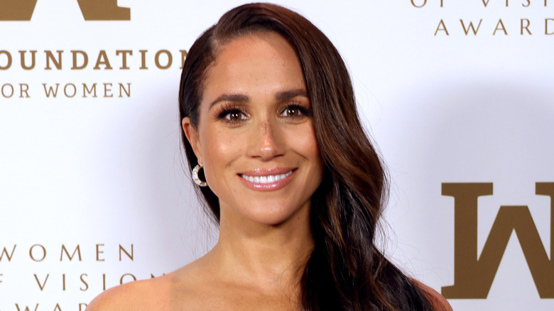 Meghan Markle sonriendo