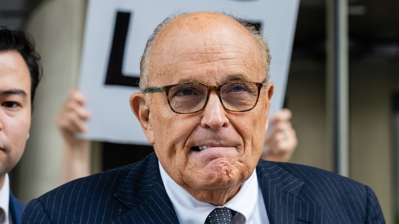 Rudy Giuliani haciendo una mueca