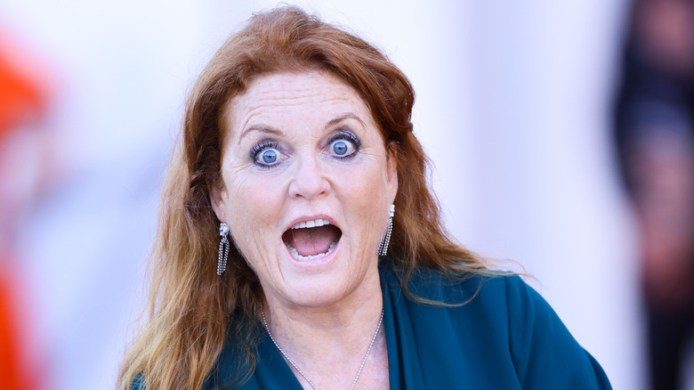 Sarah Ferguson con expresión de sorpresa.