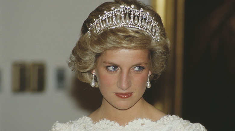 La princesa Diana con tiara