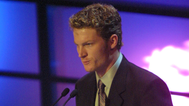 Dale Earnhardt Jr hablando