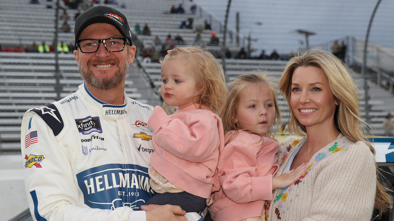 Dale Earnhardt Jr con familia