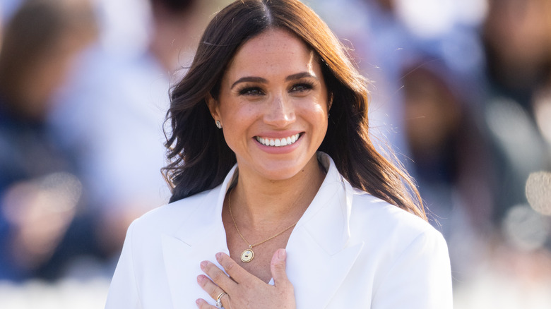 Meghan Markle sonriendo