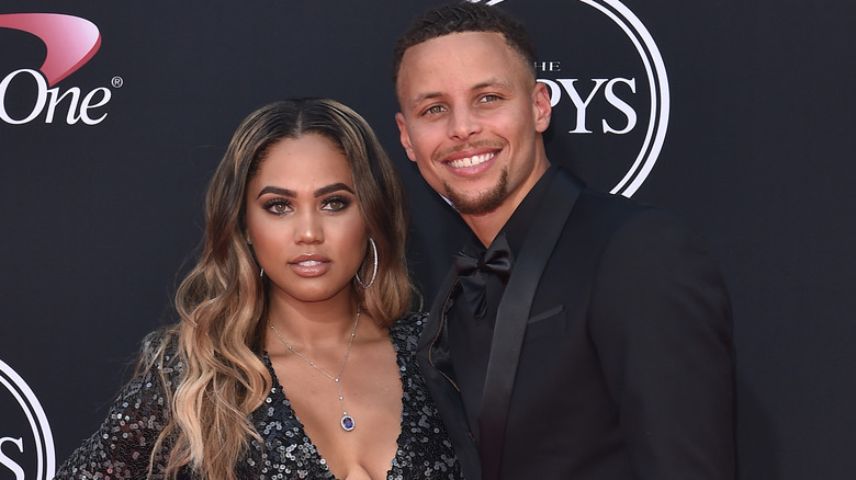 Ayesha Curry, Steph Curry posando