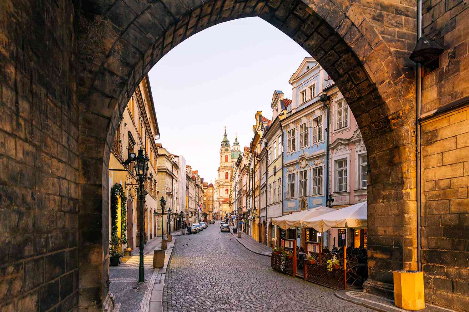 Mala Strana y la calle Nerudova en Praga, República Checa