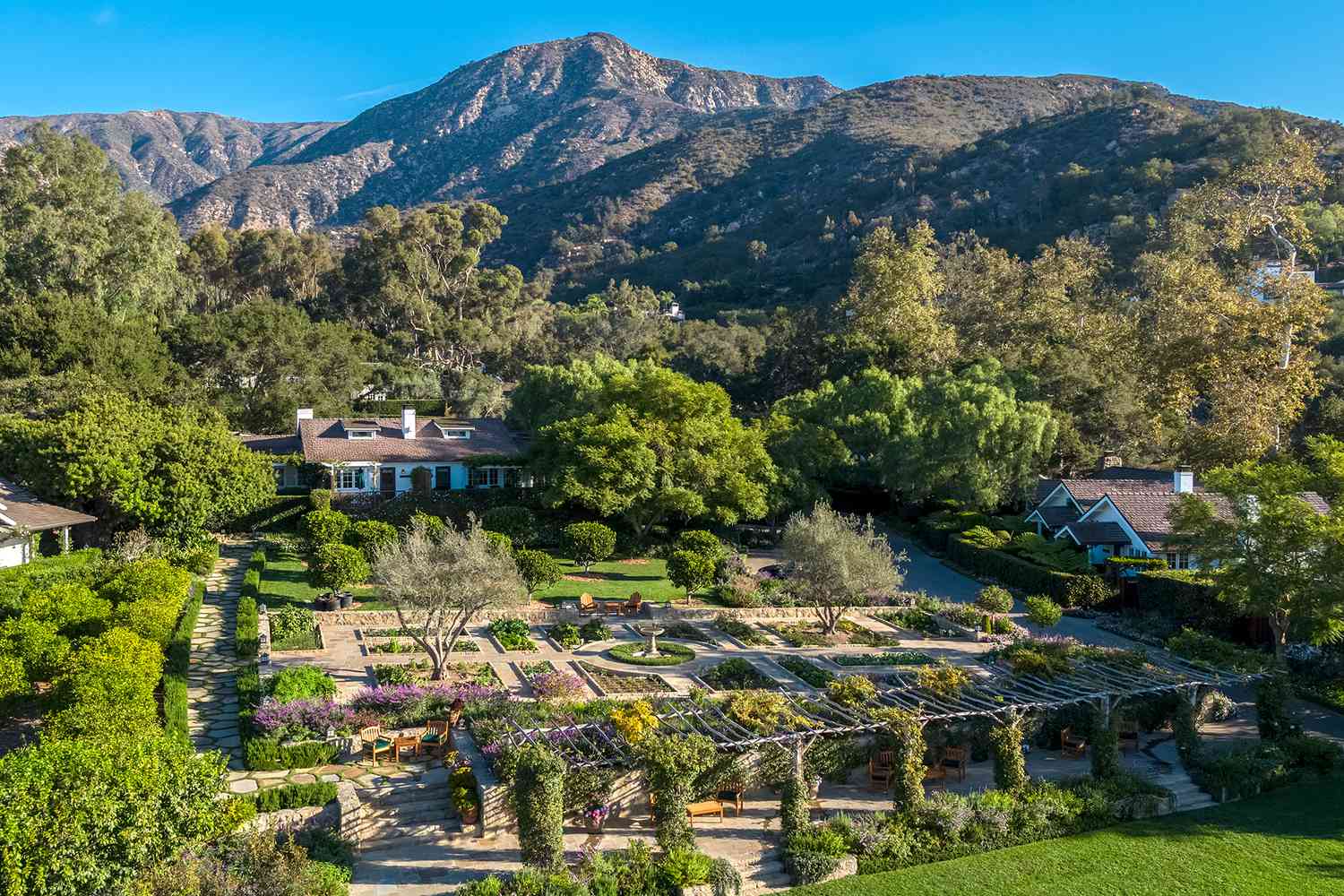 Vista aérea del resort en el jardín del Rancho San Ysidro