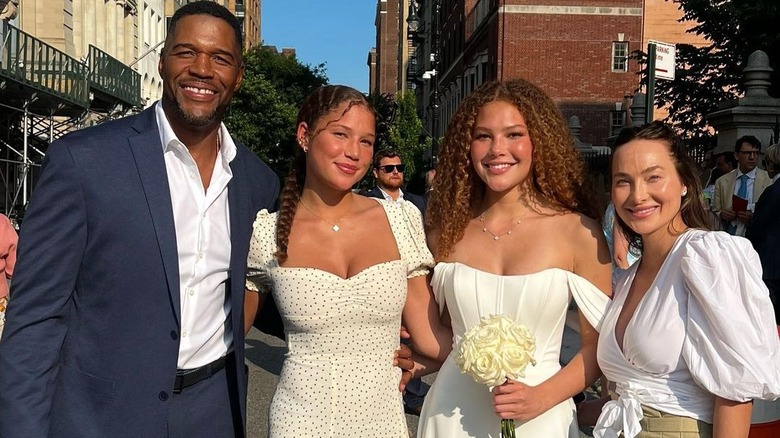 Michael Strahan con sus hijas gemelas