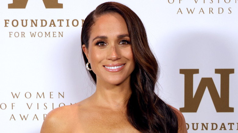 Meghan Markle sonriendo