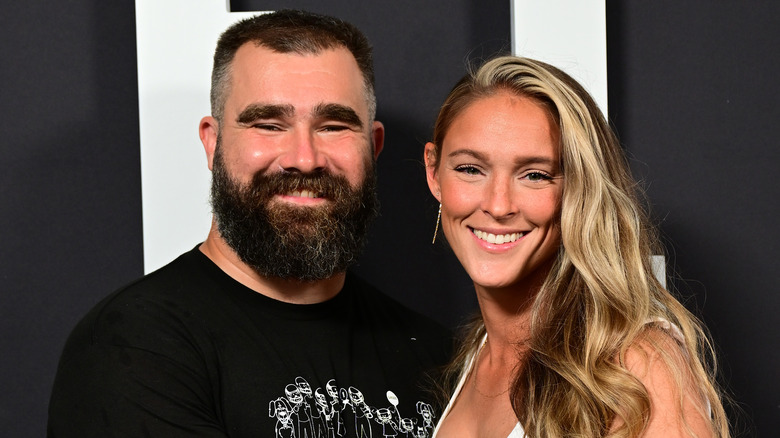 Jason Kelce Kylie Kelce sonriendo