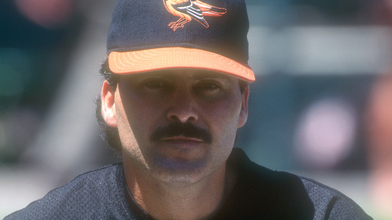 Rafael Palmeiro con uniforme de los Orioles