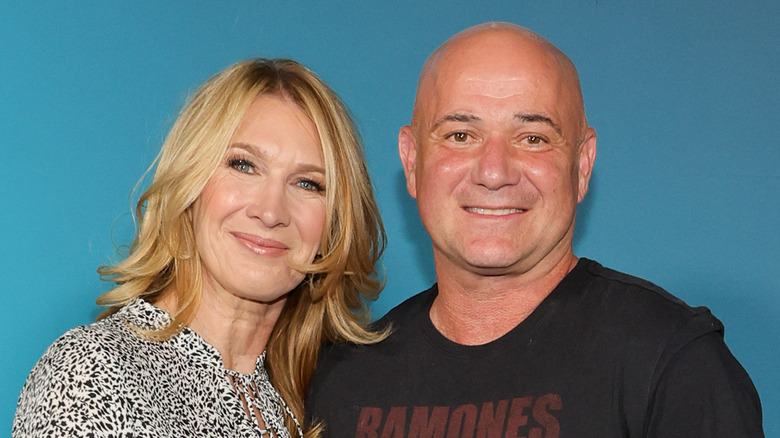 André Agassi y Steffi Graf sonriendo