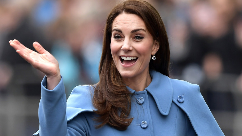 Kate Middleton riendo