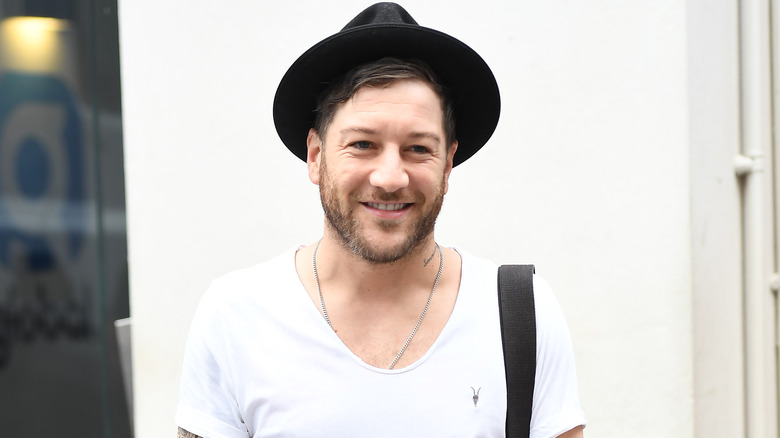 Matt Cardle con sombrero