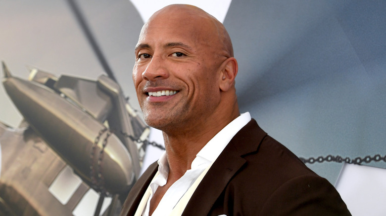 Dwayne Johnson sonriendo