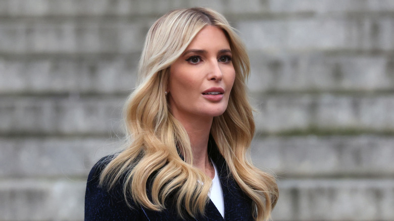 Ivanka Trump chaqueta azul