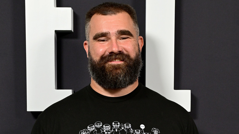 Jason Kelce en el estreno de Kelce