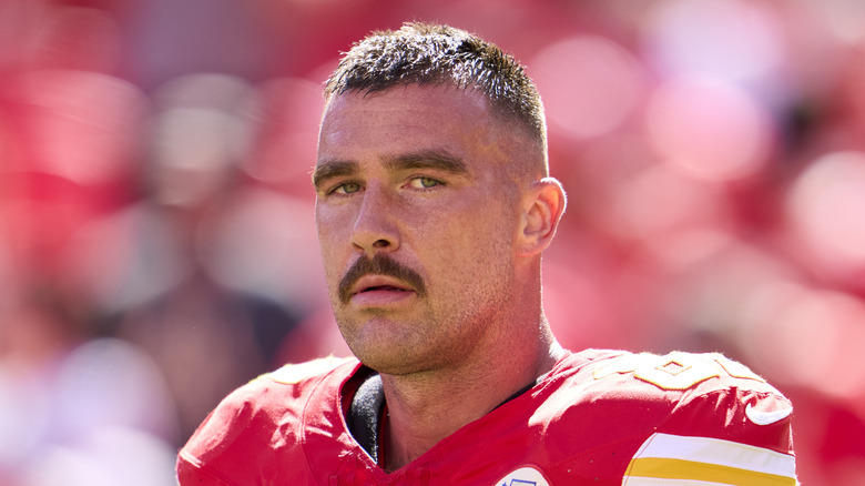 Travis Kelce con uniforme de los Chiefs