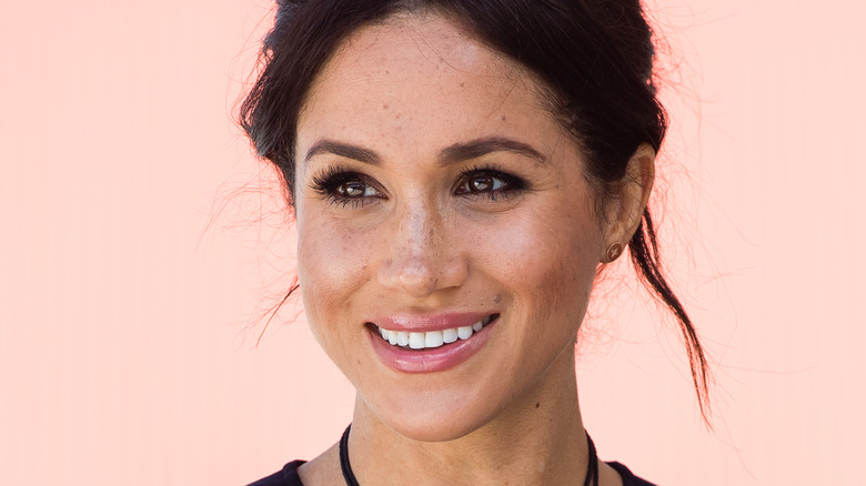 Meghan Markle sonriendo