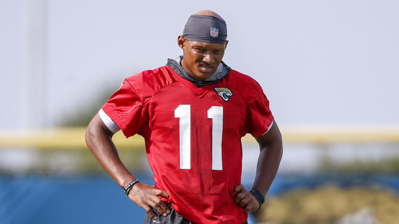 Joshua Dobbs entrenando con los Jacksonville Jaguars