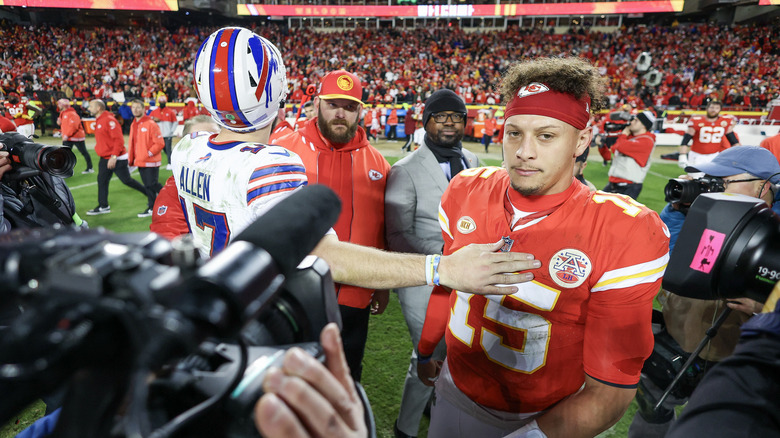 Patrick Mahomes con uniforme de jefe