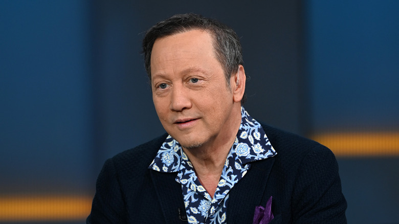 camisa con estampado floral de Rob Schneider